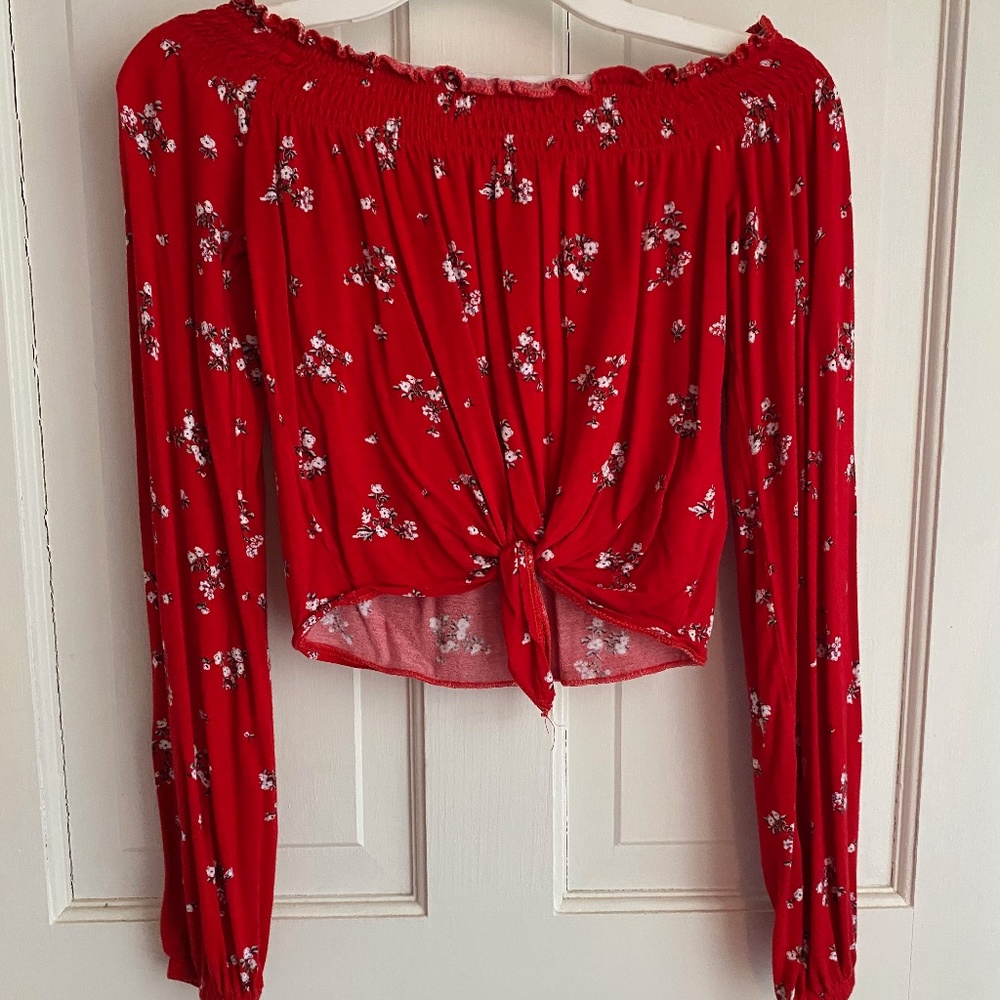 Off the shoulder cropped top with knot
